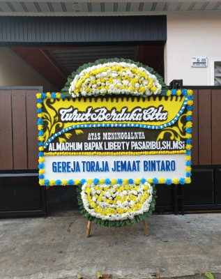 Papan Bunga Duka di Gondang