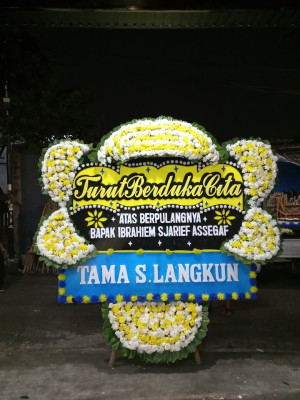 Papan Bunga Duka di Gondang